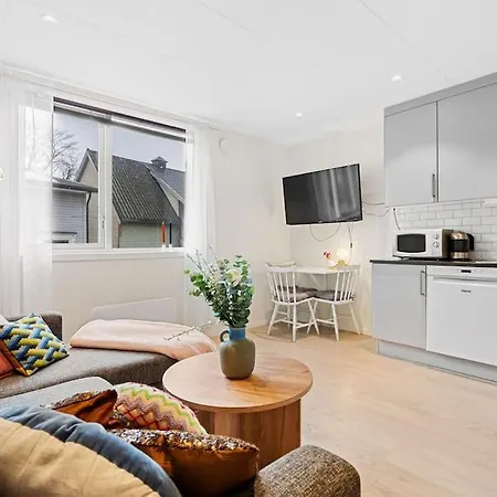 Central Apartment In Tromso, Parking Included Exterior photo
